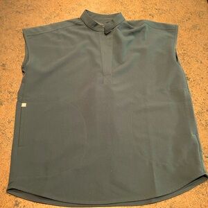 FIGS scrub top xxs (runs big like a xs/small).